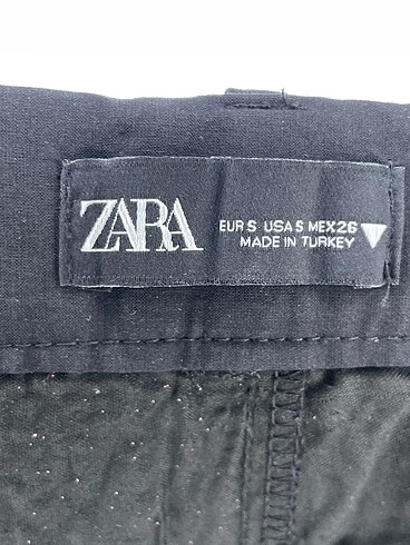 s Beden siyah Renk Zara Mini Şort %70 İndirimli.