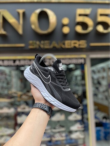 NIKE ZOOM