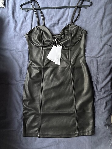 Bershka Elbise