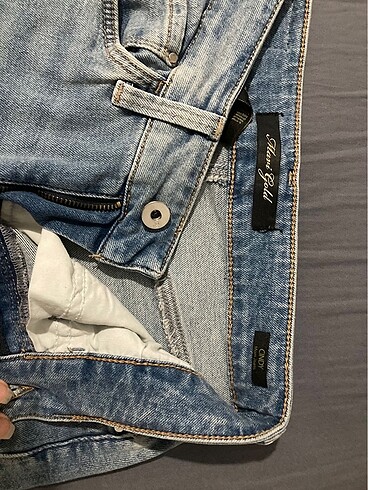 27 Beden mavi Renk Mavi jean