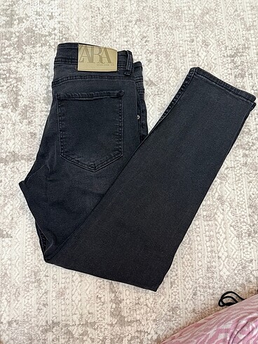 32 Beden siyah Renk Siyah jean zara