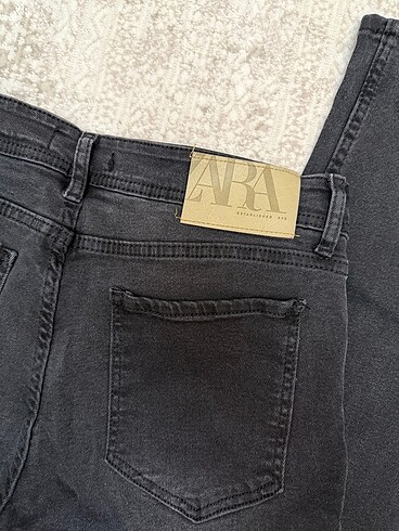 32 Beden Siyah jean zara
