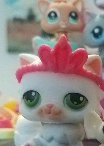 Lps Beyaz Persian Kedi Miniş ve Tacı