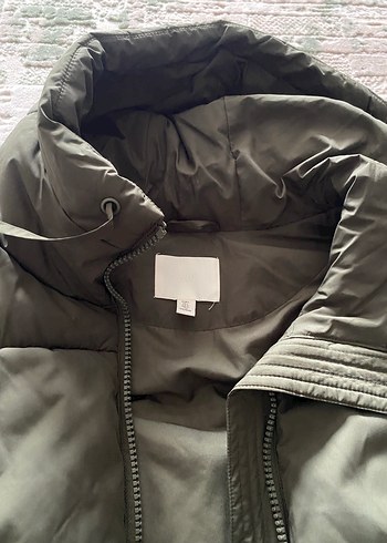 H&M KAPÜŞONLU HAKİ POFUDUK YELEK - Görsel 3