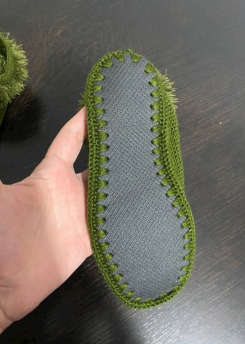 Yeşil Örgü Yapımı Kışlık Patik - Görsel 4