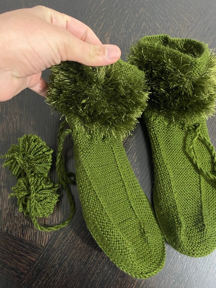 Yeşil Örgü Yapımı Kışlık Patik - Görsel 2