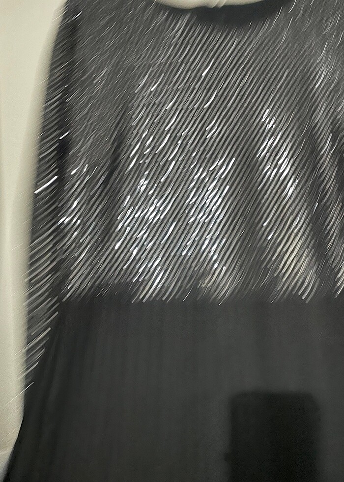 Üstü parlak eteği şifon Pileli abiye - Görsel 5