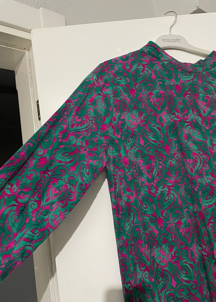 Desenli tesettür elbise - Görsel 3