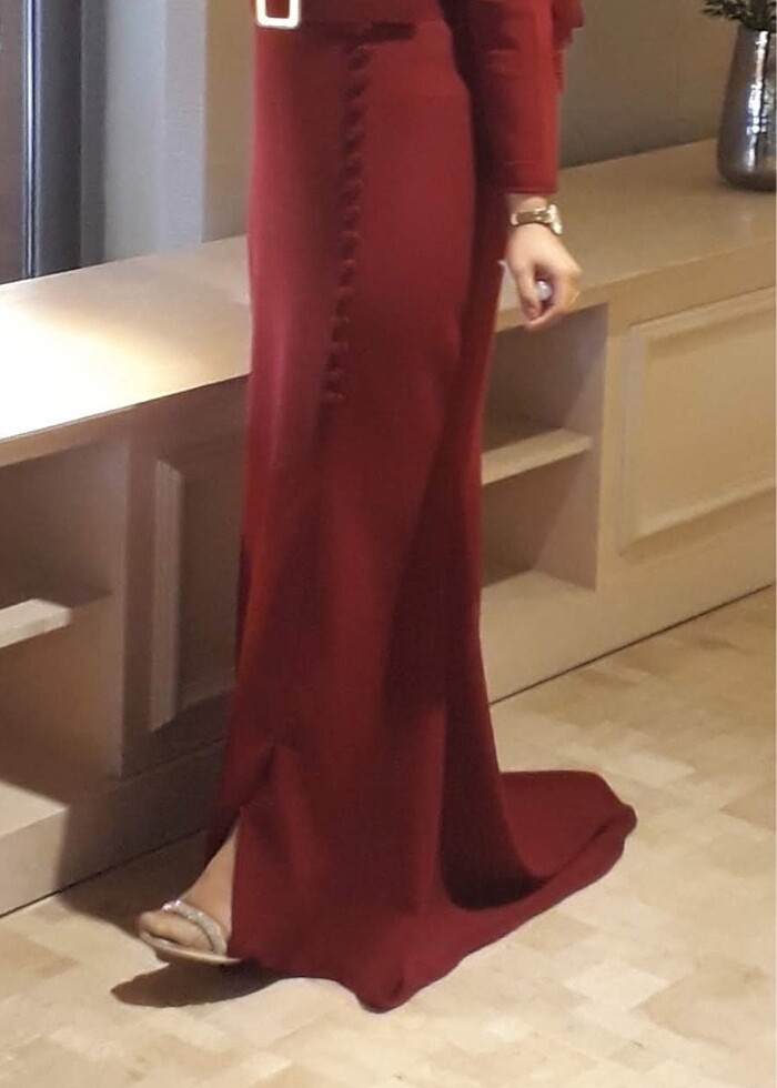 Bordo yırtmaçlı tesettür abiye - Görsel 2