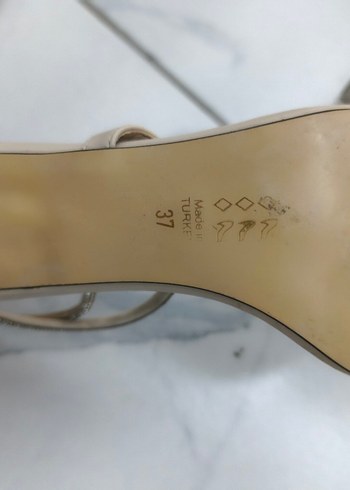 Bej Parlak Yılan Desenli Stiletto Topuklu Kadın Ayakkabı - Görsel 3