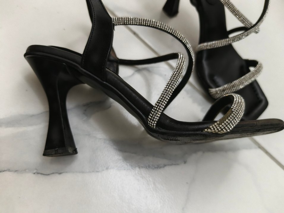 Siyah Parlak  Tokalı Stiletto - Görsel 4