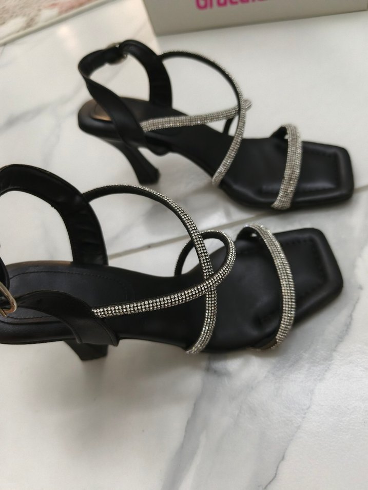 Siyah Parlak  Tokalı Stiletto - Görsel 2