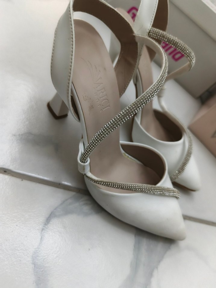 Beyaz Tokalı Stiletto Kadın Abiye Ayakkabı - Görsel 2
