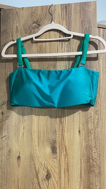 Yeşil bikini takımı