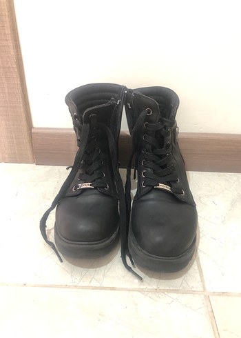 Siyah Deri Biker Kadın Botları