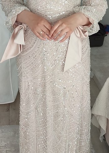 Boncuk İşlemeli Bej Uzun Abiye Elbise - Görsel 3