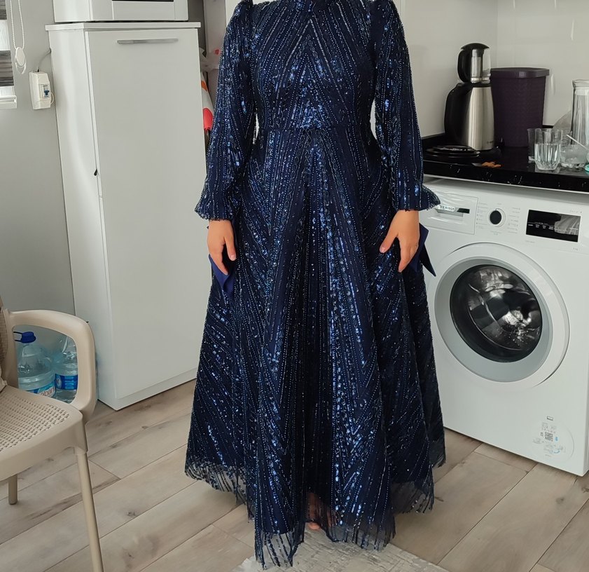 Mavi İşlemeli Uzun Kollu Abiye Elbise - Görsel 3