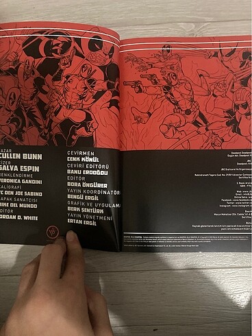 Beden Renk DEADPOOL DEADPOOLU ÖLDÜRÜYOR