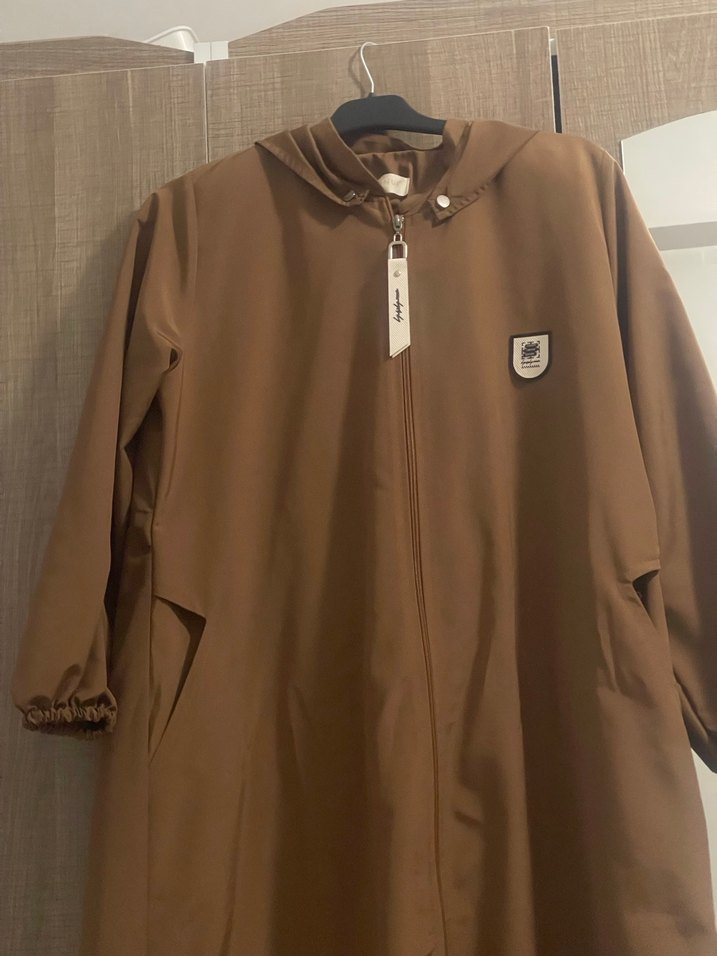 Düğmeli Uzun Kahverengi Kadın Yağmurluk - Görsel 2