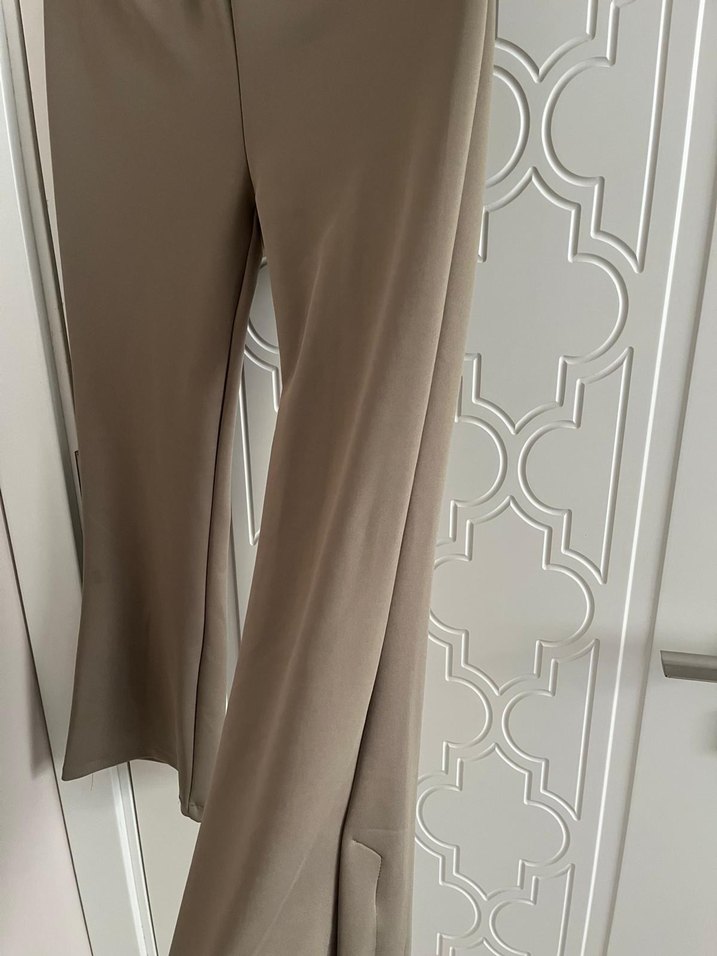 Bej Uzun Kollu Düğmeli Kadın Takım - Görsel 2