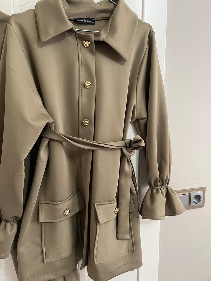 Bej Uzun Kollu Düğmeli Kadın Takım - Görsel 5