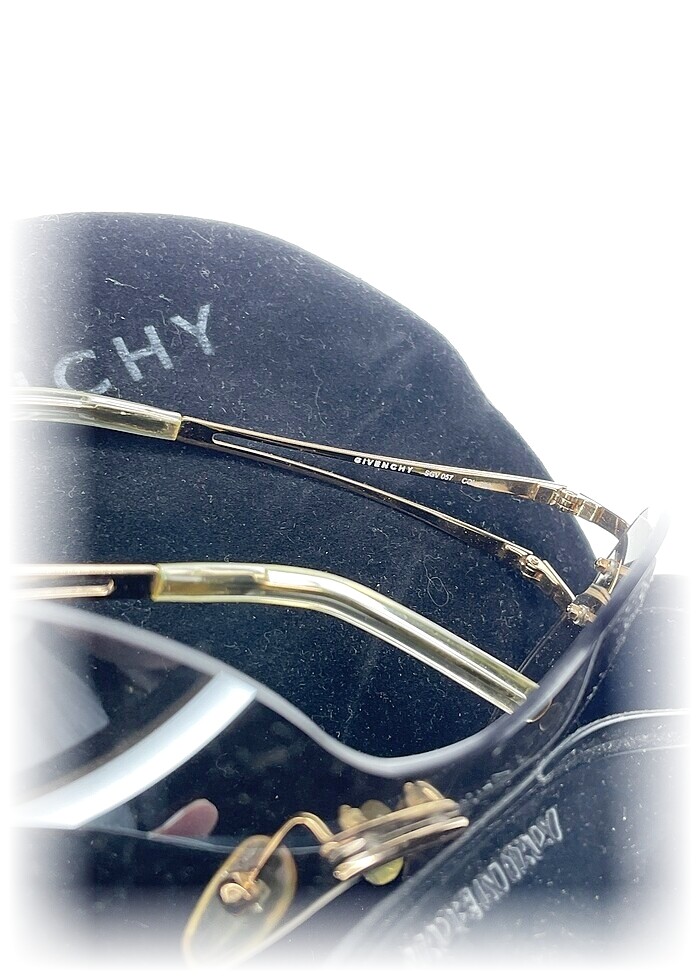 GIVENCHY Gözlük %70 İndirimli. - Görsel 3