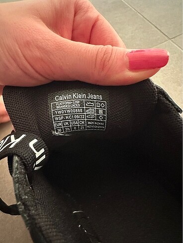36 Beden siyah Renk Calvin klein 36 numara spor ayakkabı