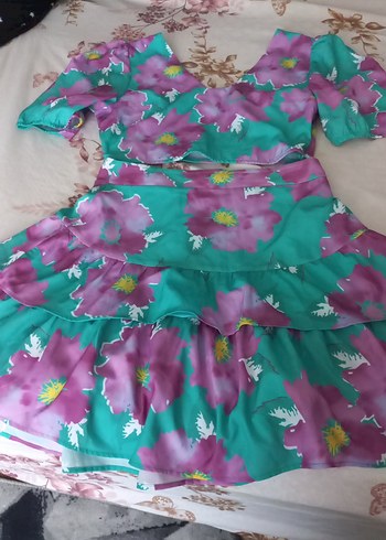 Bohem Elbise, Fırfırlı etek crop üst