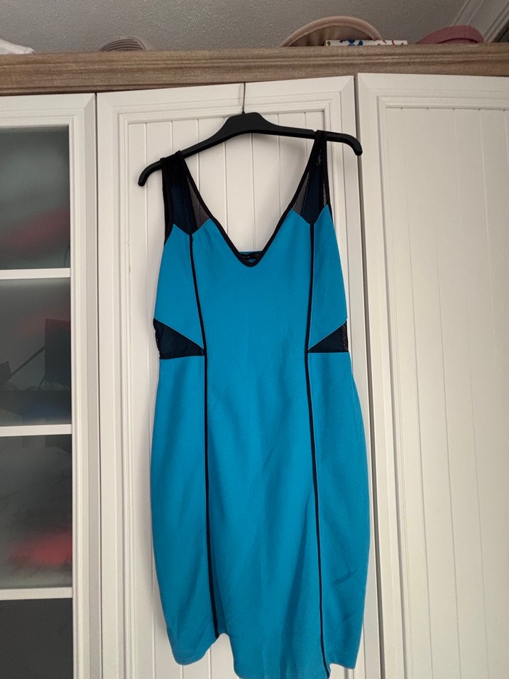 V Yaka Mavi Drapeli Midi Elbise - Görsel 3