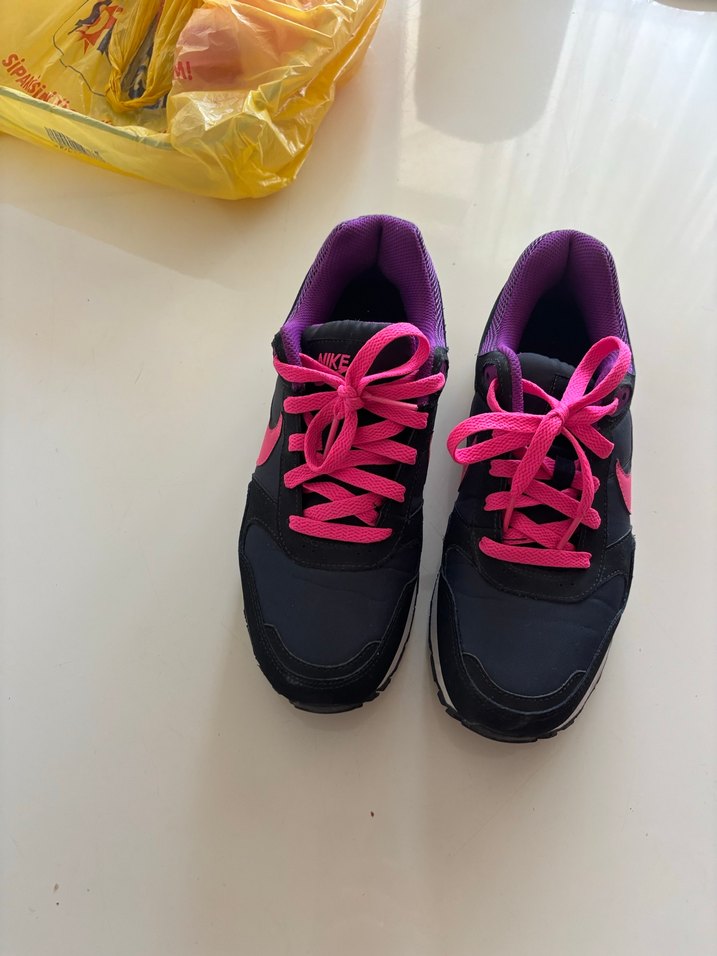 Pembe Bağcıklı Spor Ayakkabı - Görsel 3