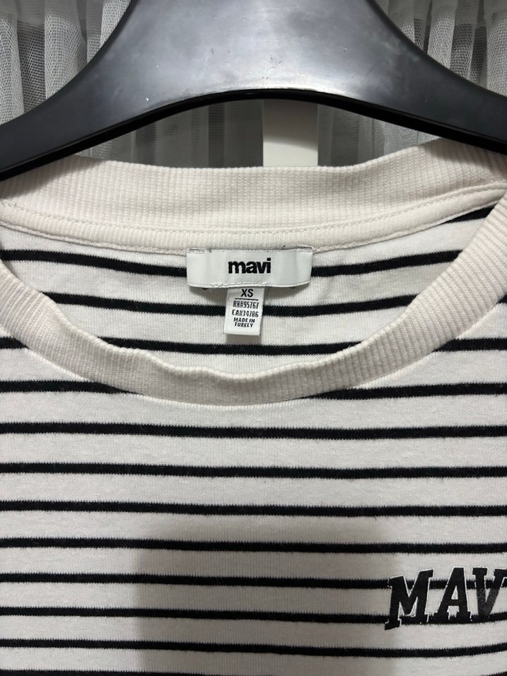 Mavi Çizgili Kadın Tişört - Görsel 3