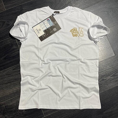 s/m Beden siyah Renk Versace ithal yeni sezon t-shirt