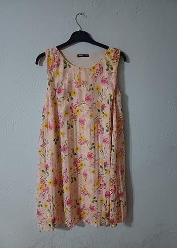 Defacto Pembe Çiçekli Piliseli Kolsuz Mini Elbise