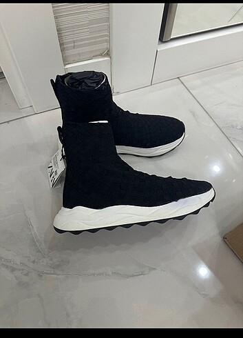37 Beden Zara bez bot sıfır etiketli