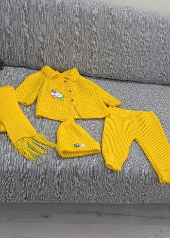H&M Sarı Örgü Bebek Kız Takımı Nakışlı