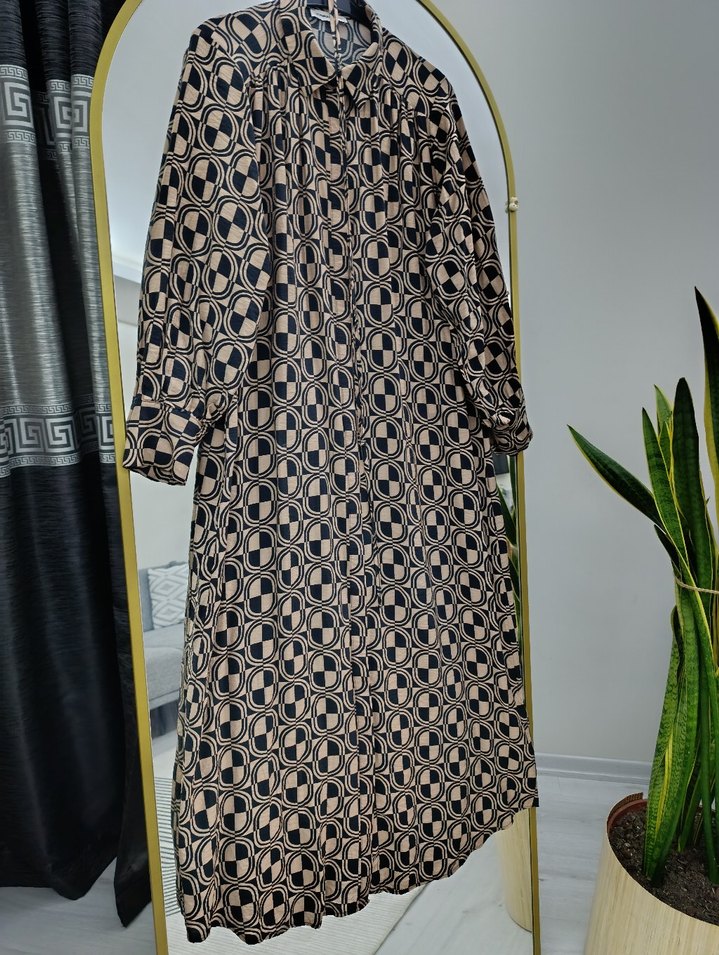 Uzun Desenli Düğmeli Kadın Elbise - Görsel 3