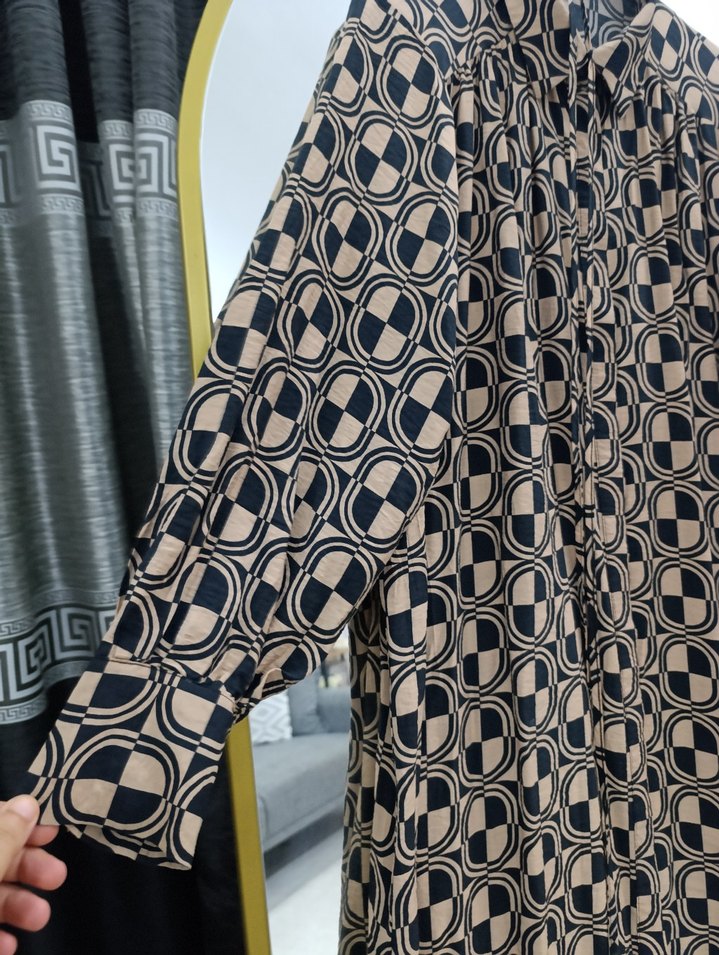 Uzun Desenli Düğmeli Kadın Elbise - Görsel 5