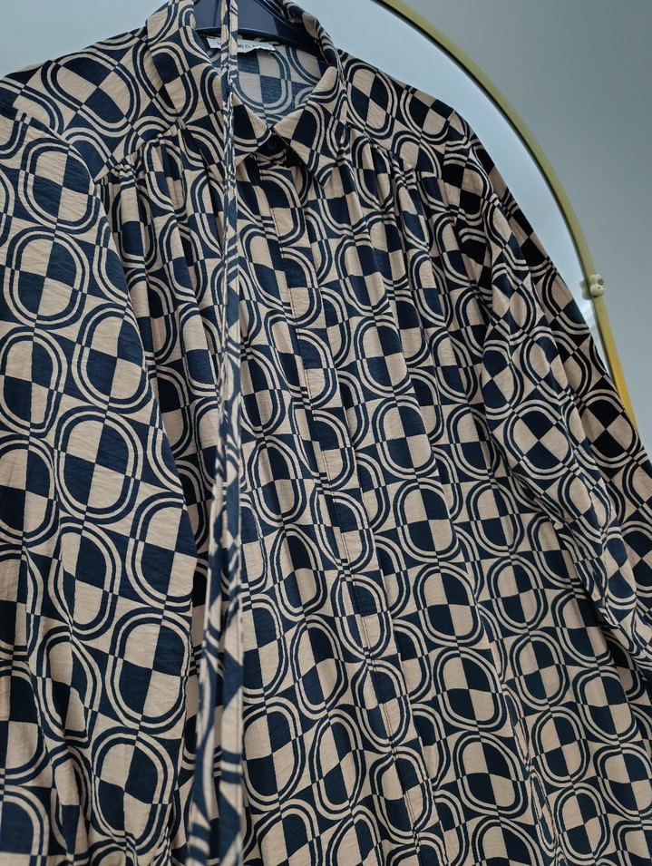 Uzun Desenli Düğmeli Kadın Elbise - Görsel 4