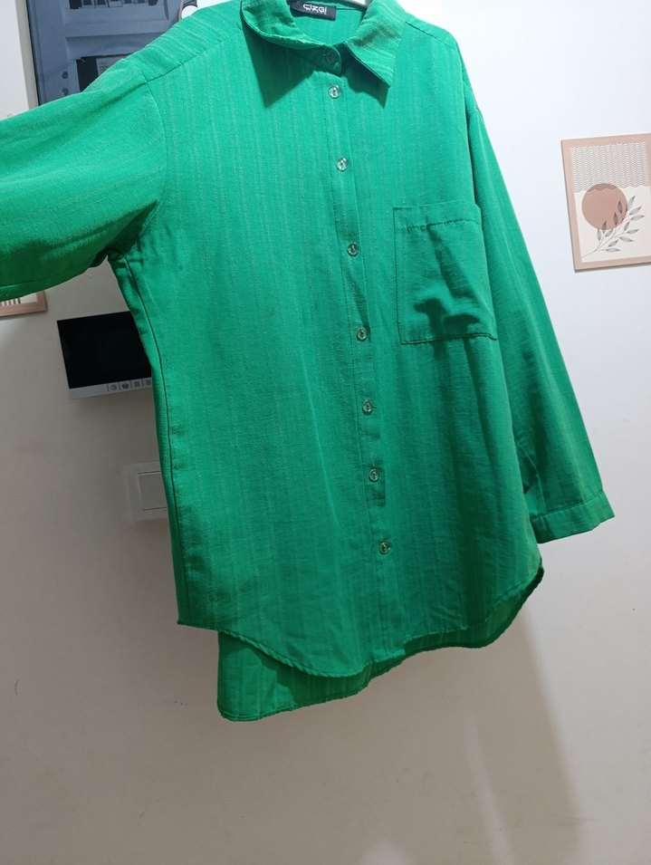 Yeşil Düğmeli Uzun Kollu Keten Gömlek - Görsel 2