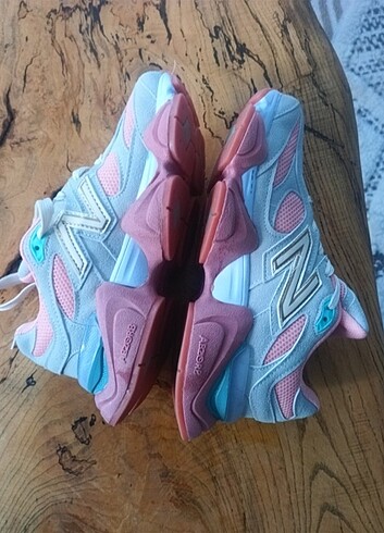NEW BALANCE 9060 YENİ ETİKETLİ 37