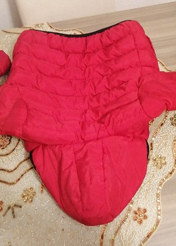 Erkek yada kız Çocuk Kırmızı Kapüşonlu Kış Montu - Görsel 3