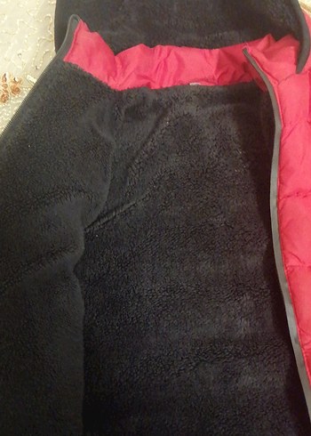 Erkek yada kız Çocuk Kırmızı Kapüşonlu Kış Montu - Görsel 2