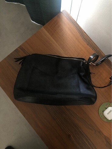  Beden siyah Renk Deri askılı çanta