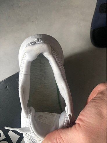 37 Beden beyaz Renk Adidas koşu veya günlük spor ayakkabısı