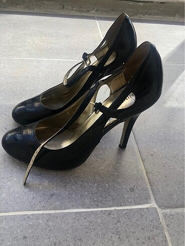 38 Beden Ninewest rugan deri ayakkabı