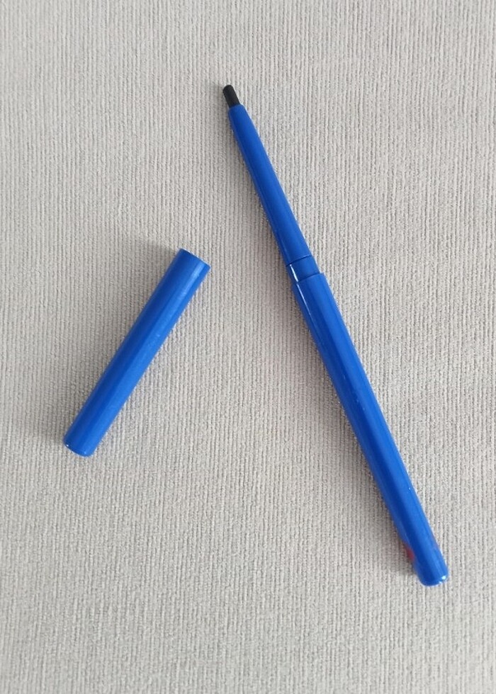 Asansörlü siyah göz kalemi - Görsel 2