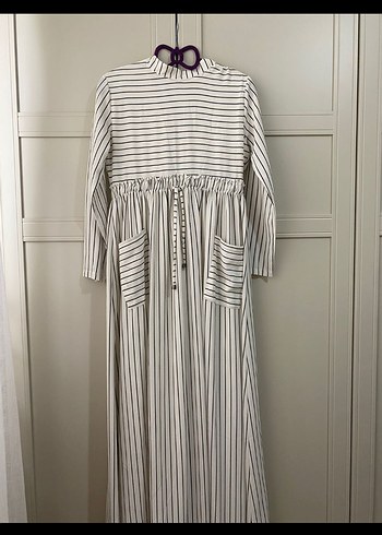 Uzun Kollu Beyaz Çizgili Salaş Elbise - Görsel 2