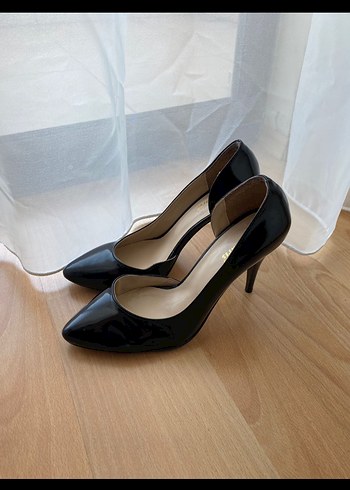 Siyah topuklu ayakkabı - Görsel 3