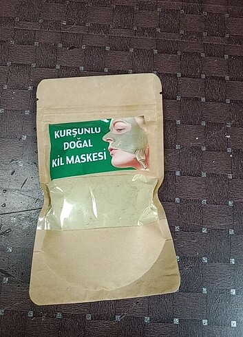 Doğal kil maskesi 
