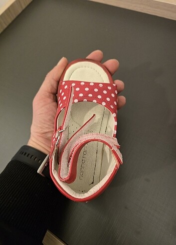 KIRMIZI PUANTİYELİ AYAKKABI - Görsel 2
